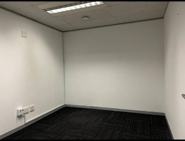 BUSINESS PROPERTY TO RENT IN CLAREMONT